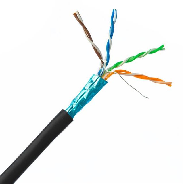 Cable Wholesale 10X6-522TH en Vrac Protégé Cat5e Noir Câble Ethernet - 1000 ft.