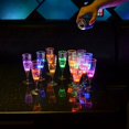 thumbnail image 2 of Taza luminosa LED creativa, taza de champán para bar KTV, taza de plástico con base alta, juego de tazas para cócteles y vinos extranjeros, 2 of 3
