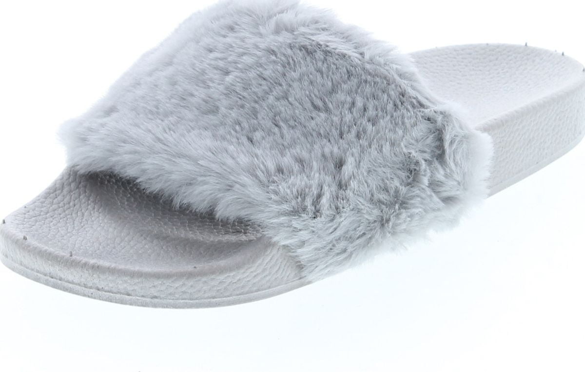 flip flops with fur on top