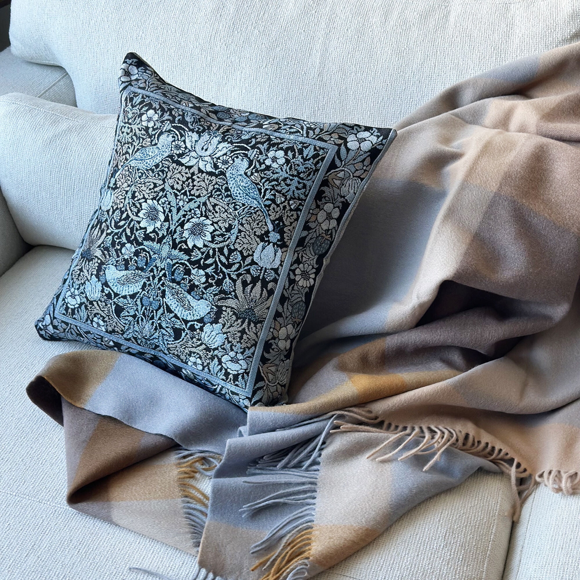 Stp Goods William Morris Blue Birds Throw Pillow with Insert 18x18” (45x45 cm) Square Tapestry Pillow Sofa Cushion Decorative Couch Cushion for Sofa Living Room Bedroom, Blue Black