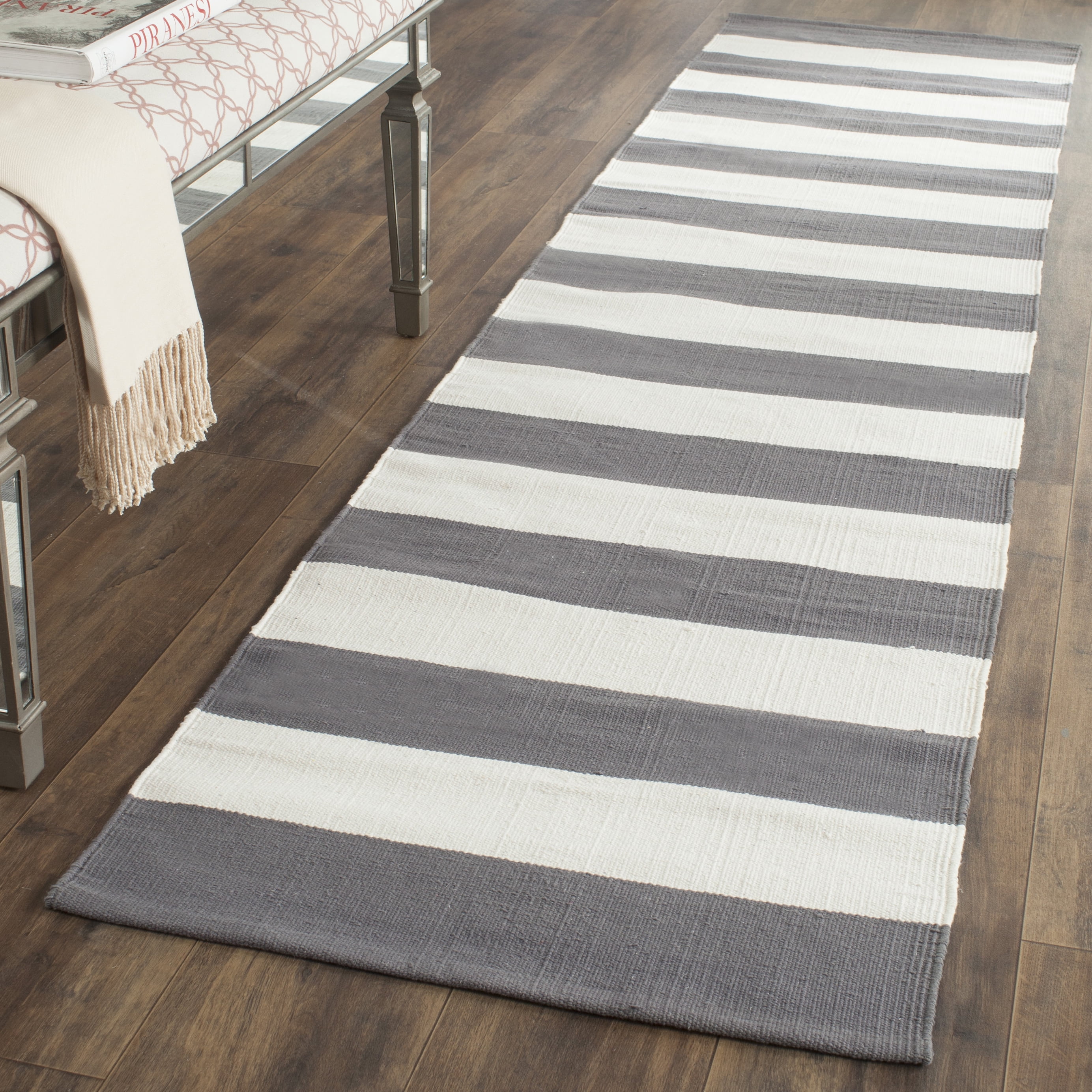 SAFAVIEH Montauk Saranna Geometric Cotton Runner Rug, Grey/Ivory, 2'3" x 17'