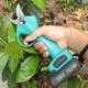 thumbnail image 5 of Tijeras de podar eléctricas, diámetro de corte de 30 mm (1,2 pulgadas), tijeras de podar para jardinería con 2 baterías recargables de 2,0 Ah y 1 cargador, cortador de ramas para podar árboles., 5 of 5