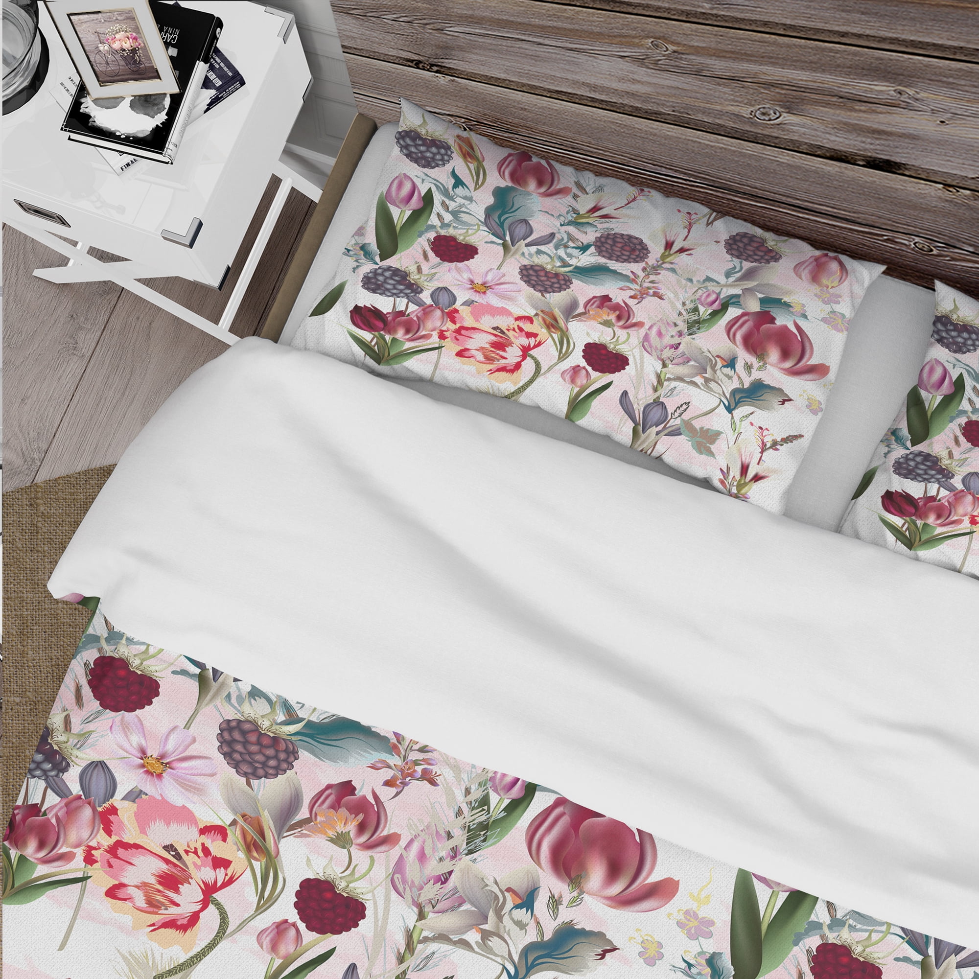Designart 'Beautiful Floral Pattern with Spring Flowers' Cabin & Lodge Duvet Cover Set