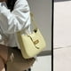 thumbnail image 4 of Bolso jiaozi de diseño de nicho nuevo de PU para otoño e invierno, bolso de hombro para uso diario, bolso debajo del brazo, amarillo, 4 of 5