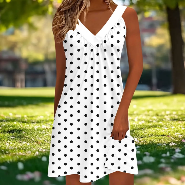 petite holiday dresses for women Three petite-friendly holiday dresses! , All three dresses in lace, velvet  and metallic are from Boden. You can find video reviews of each one in my  story today. , As always, these outfits are petite