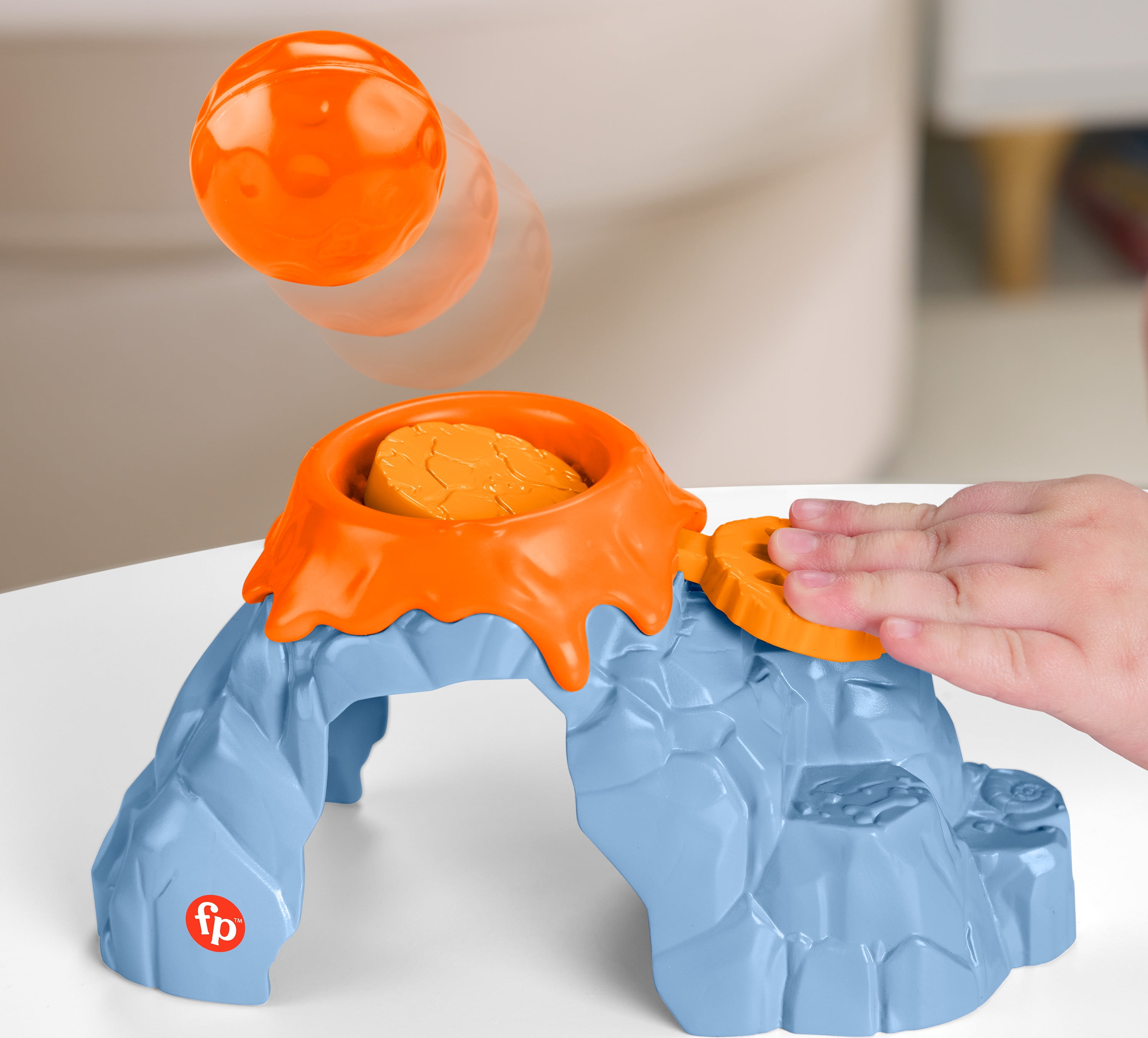 Fisher-Price Little People Le Terrain de jeu des dinosaures - Exclusivité Walmart Coffret de jeu pour tout-petits Little People avec lanceur de rochers, manège, balançoire à bascule et 2 figurines de dinosaures pour le jeu à faire semblant