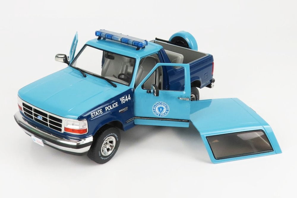 Massachusetts State Police 1996 Ford Bronco XLT - Greenlight 19120 - 1/18 Scale Diecast Car