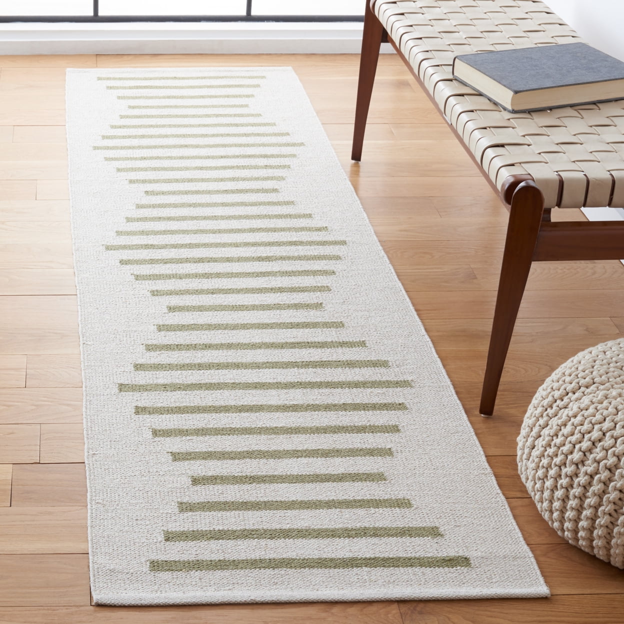 SAFAVIEH Montauk Amadine Striped Cotton Area Rug, Ivory/Light Green, 8' x 10'