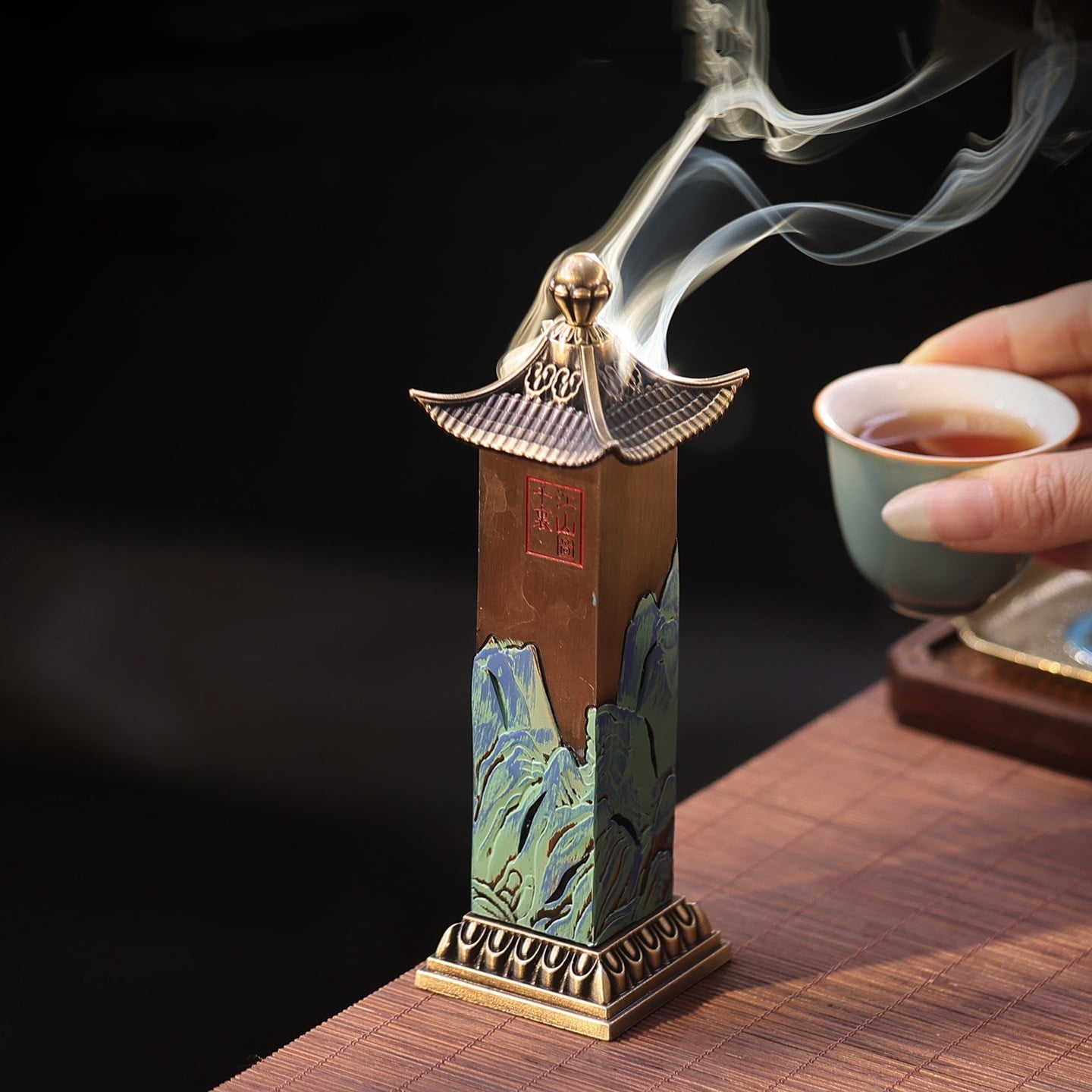 Vertical Zinc-copper Alloy Incense Burner Retro Creative Incense Holder Decorative Ornament