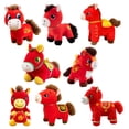thumbnail image 1 of Encanto cultural: La mascota del Año del Caballo 2026 está diseñada en un estilo tradicional chino, con sillas de montar bordadas y crines de hilo dorado, que encarnan el estilo de las pinturas de cab, 1 of 8