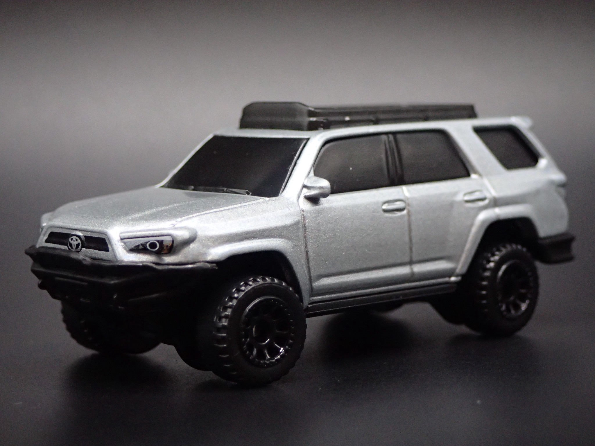Open Box 2010-2024 TOYOTA 4RUNNER SUV 1/64 SCALE COLLECTIBLE DIORAMA ...