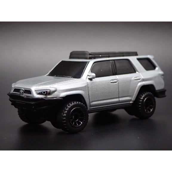 Open Box 2010-2024 TOYOTA 4RUNNER SUV 1/64 SCALE COLLECTIBLE DIORAMA DIECAST MODEL TRUCK