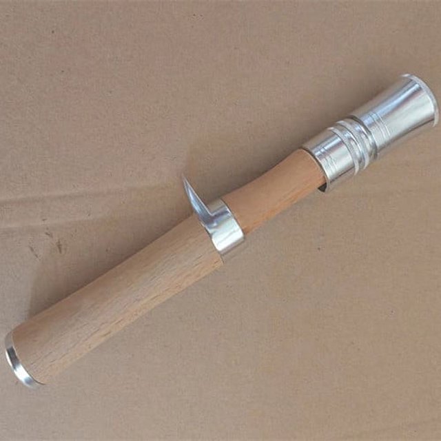 Mango de bloqueo de madera maciza con grietas de varios tamaños, mango duradero y multifuncional.
