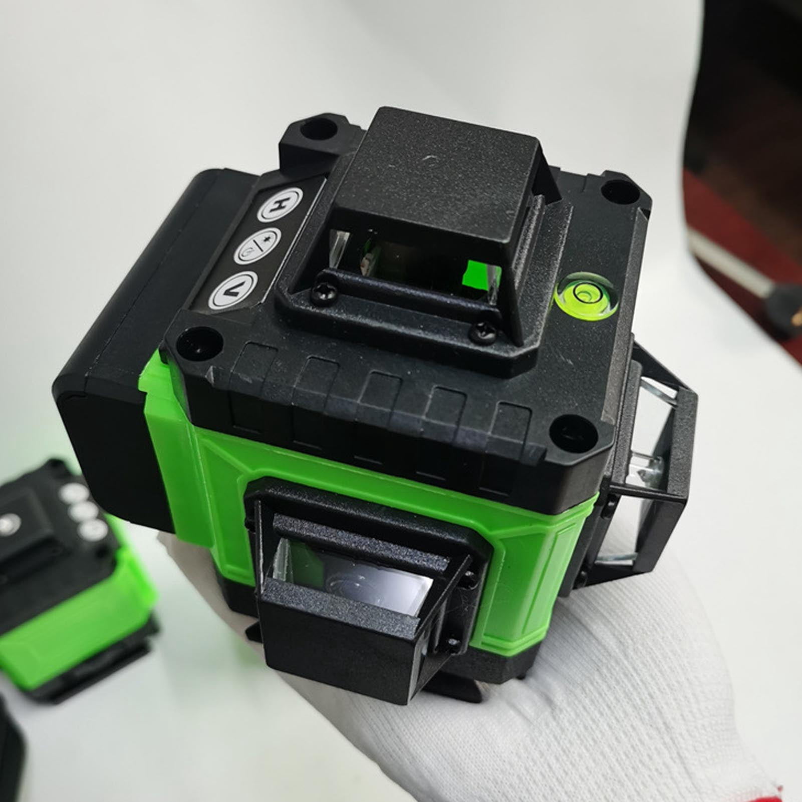 BOKYAN 16 Line Laser Level Green Beam Infrared Self Leveling Tool with Remote Control for Outdoor and Indoor Construction DIY Projects