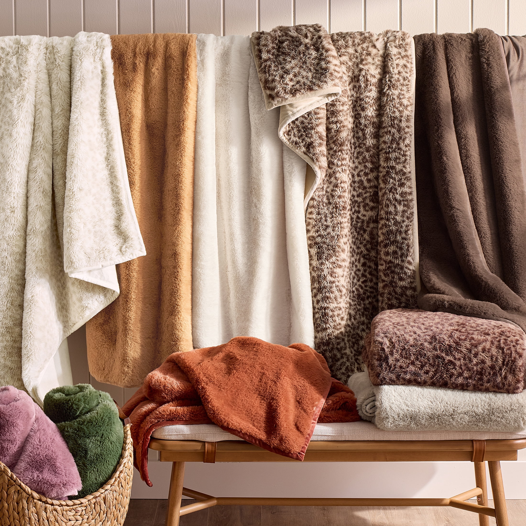 Better Homes & Gardens Vanilla Dream Faux Fur Oversized Throw, 50 in x 72 in