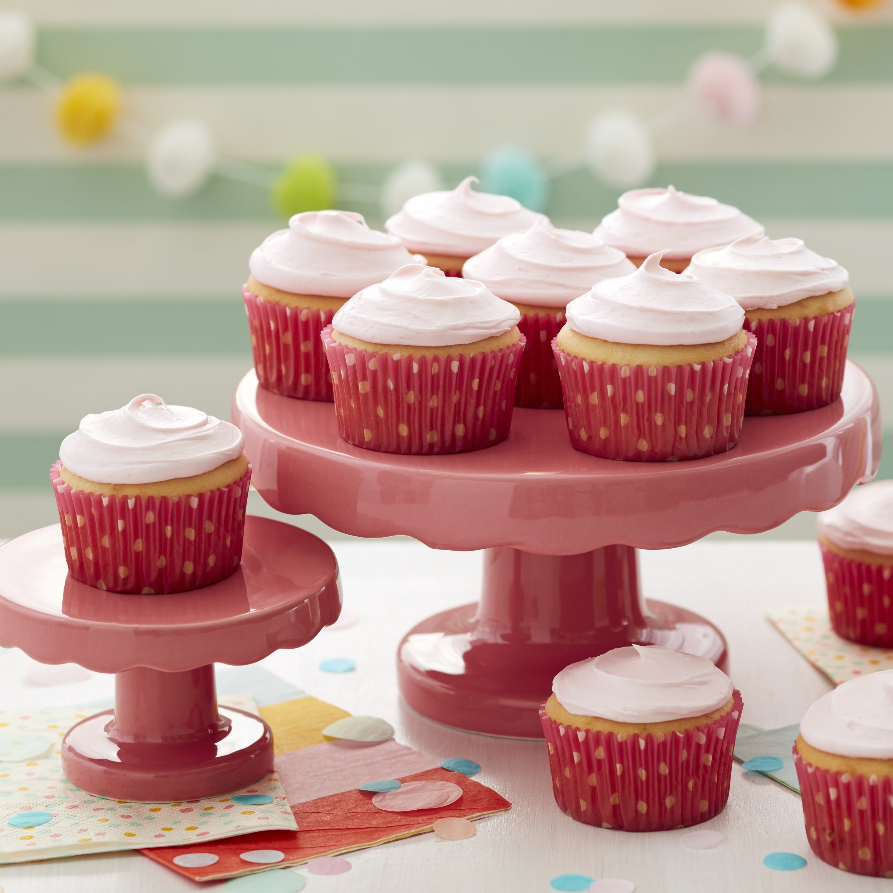 Wilton Ready-to-Use Medium Consistency Pink Buttercream Frosting, 16 oz. Tub