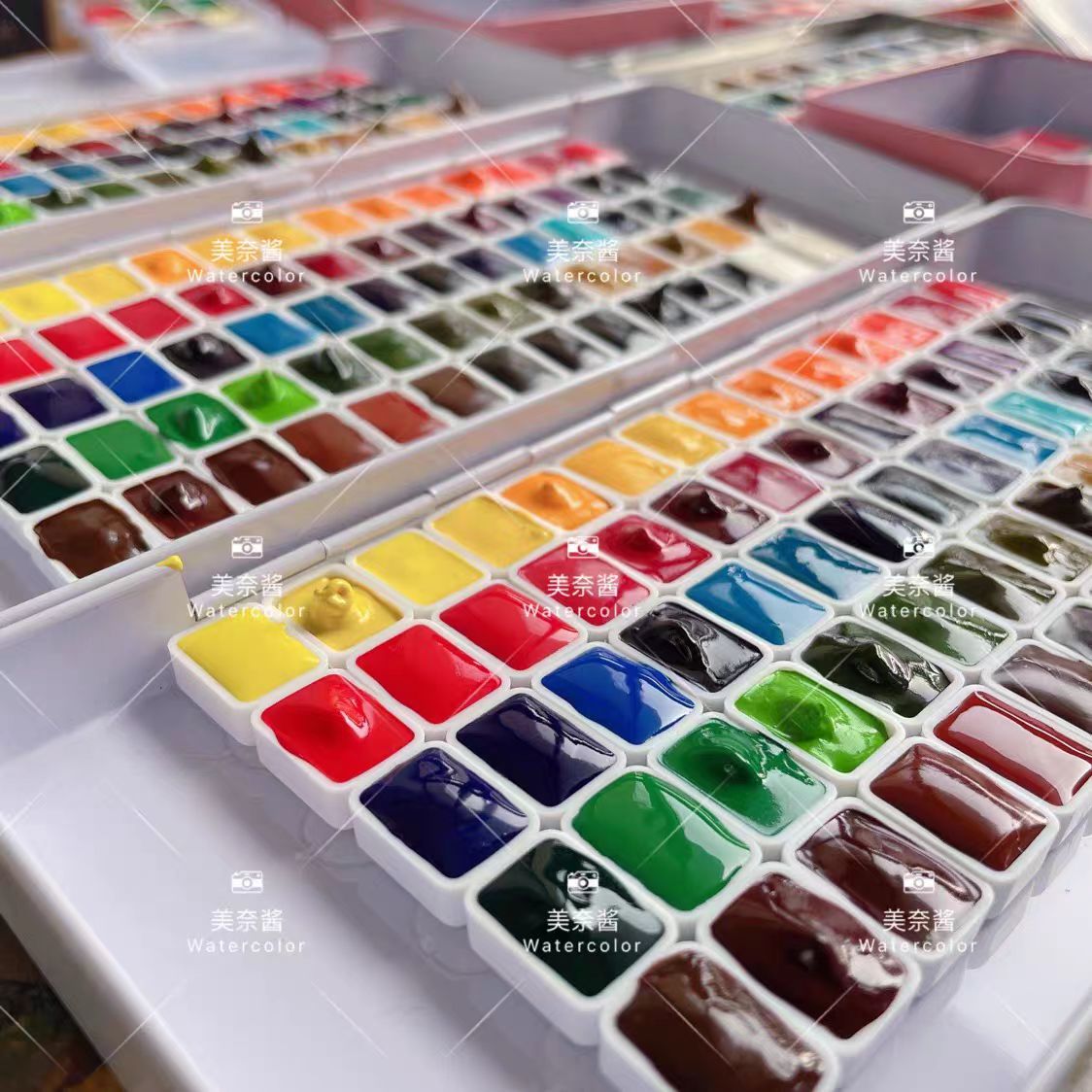 M.Graham Artist Watercolor Paint 70 Colors 0.5ml Split Acuarela Iron Box Set