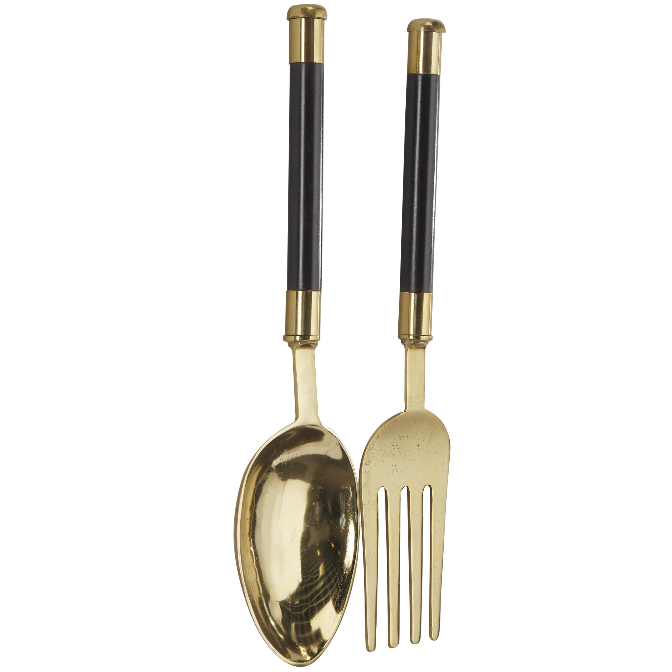 DecMode Gold Aluminum Metal Spoon and Fork Utensils Wall Decor (2 Count)