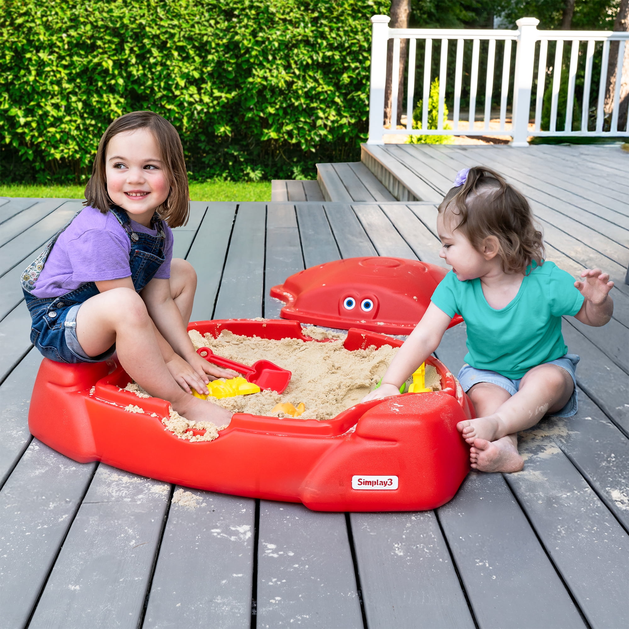 Simplay3 Coastal Crab Red Outdoor Sandbox with Cover for Kids