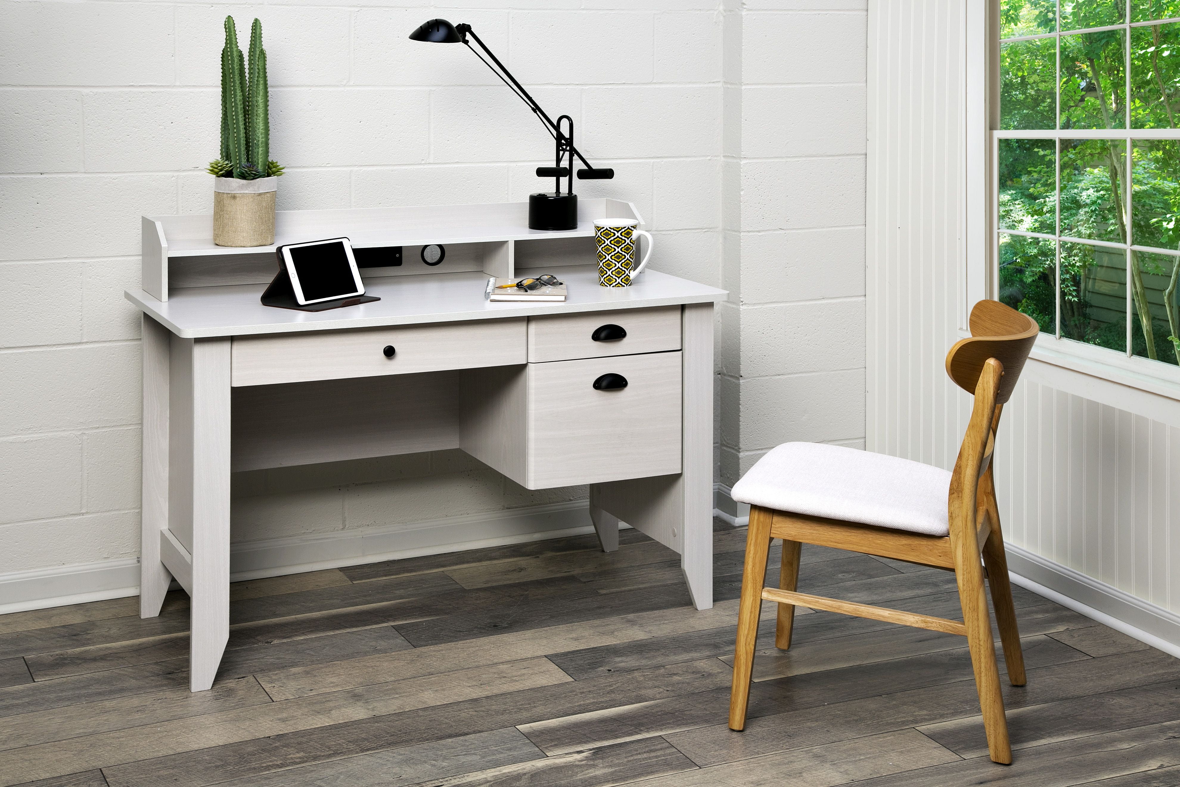 Eleanor Executive Desk With Hutch, USB And Charger Hub atelieryuwa