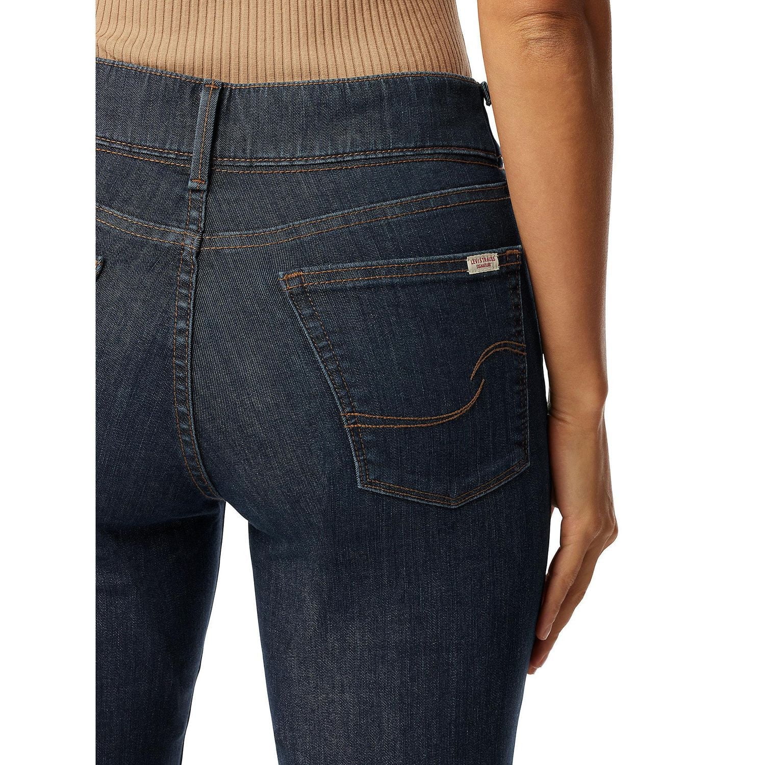 Levi Strauss Signature™ Women’s Shaping Perfect Pull-On Straight Jeans