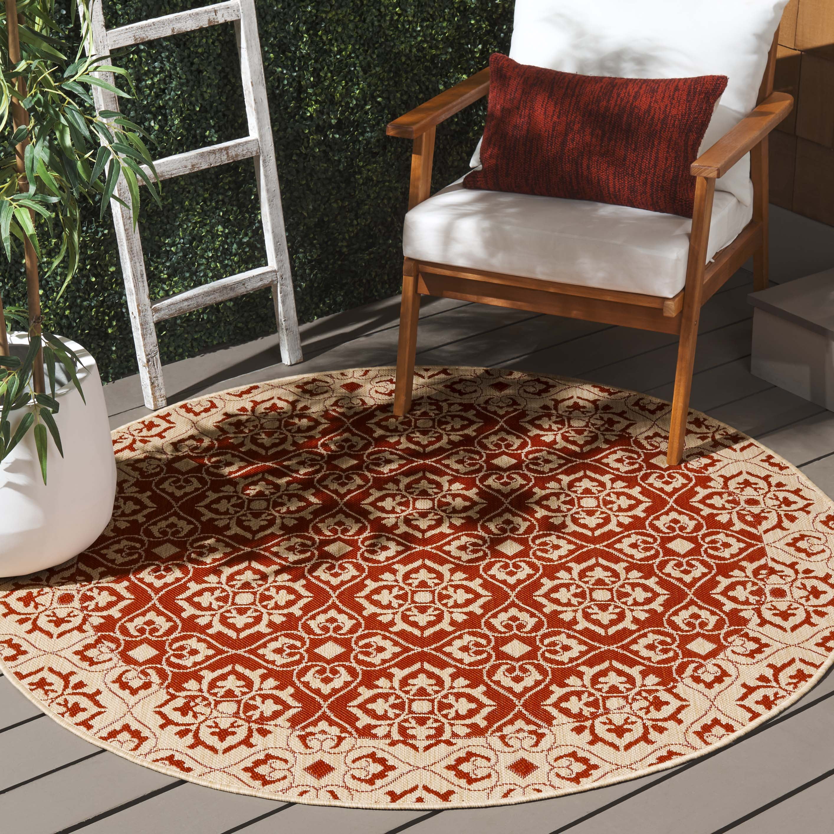 SAFAVIEH Courtyard Austin Geometric Indoor/Outdoor Area Rug, 5'3" x 5'3" Round, Red/Cream