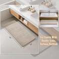 thumbnail image 2 of Alfombra de baño Yimobra Bathroom Runner, espuma viscoelástica, 140 x 60 cm, color beige, 2 of 7