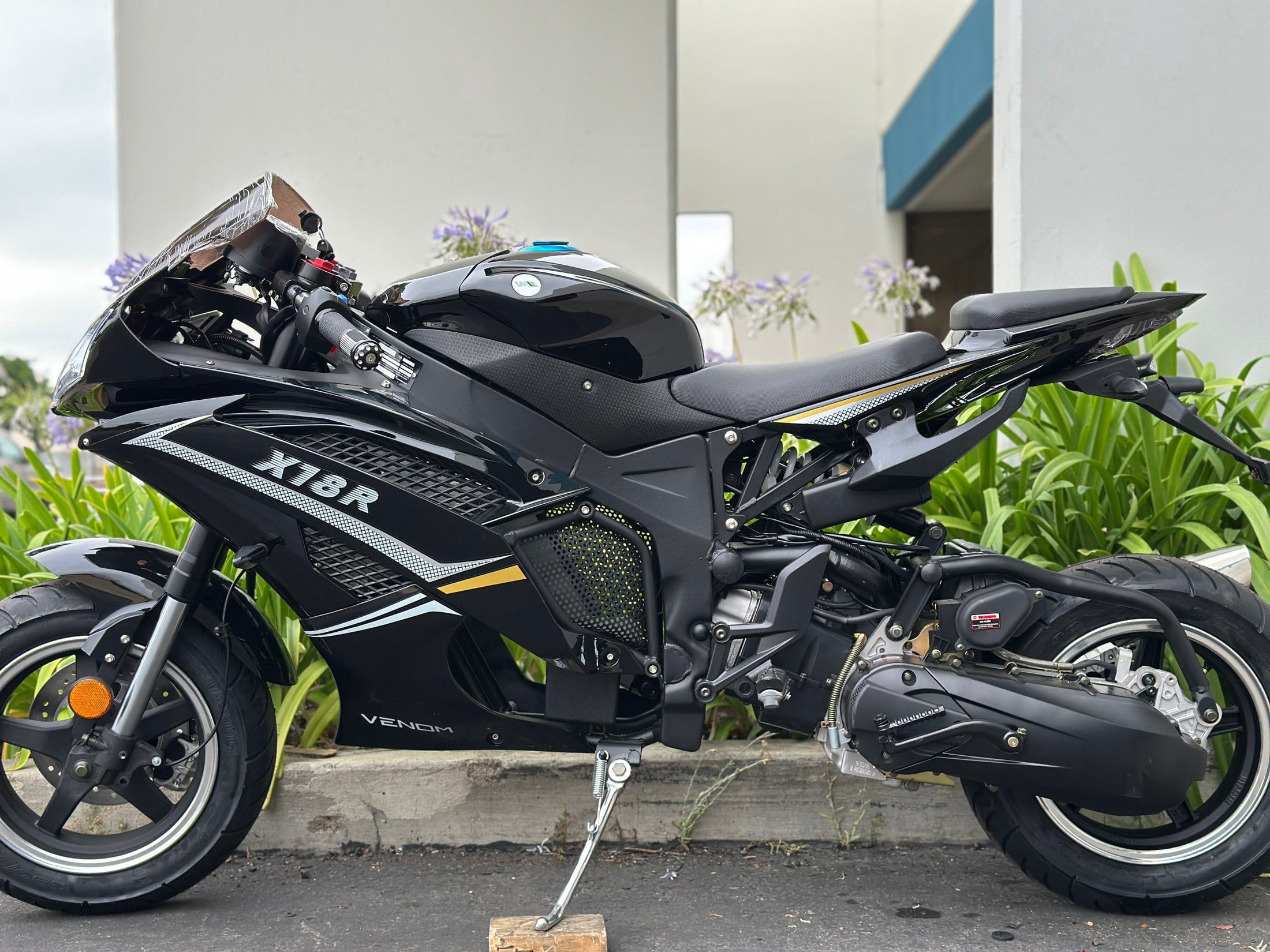 Venom x18R | 200cc Motorcycle | Automatic Transmission