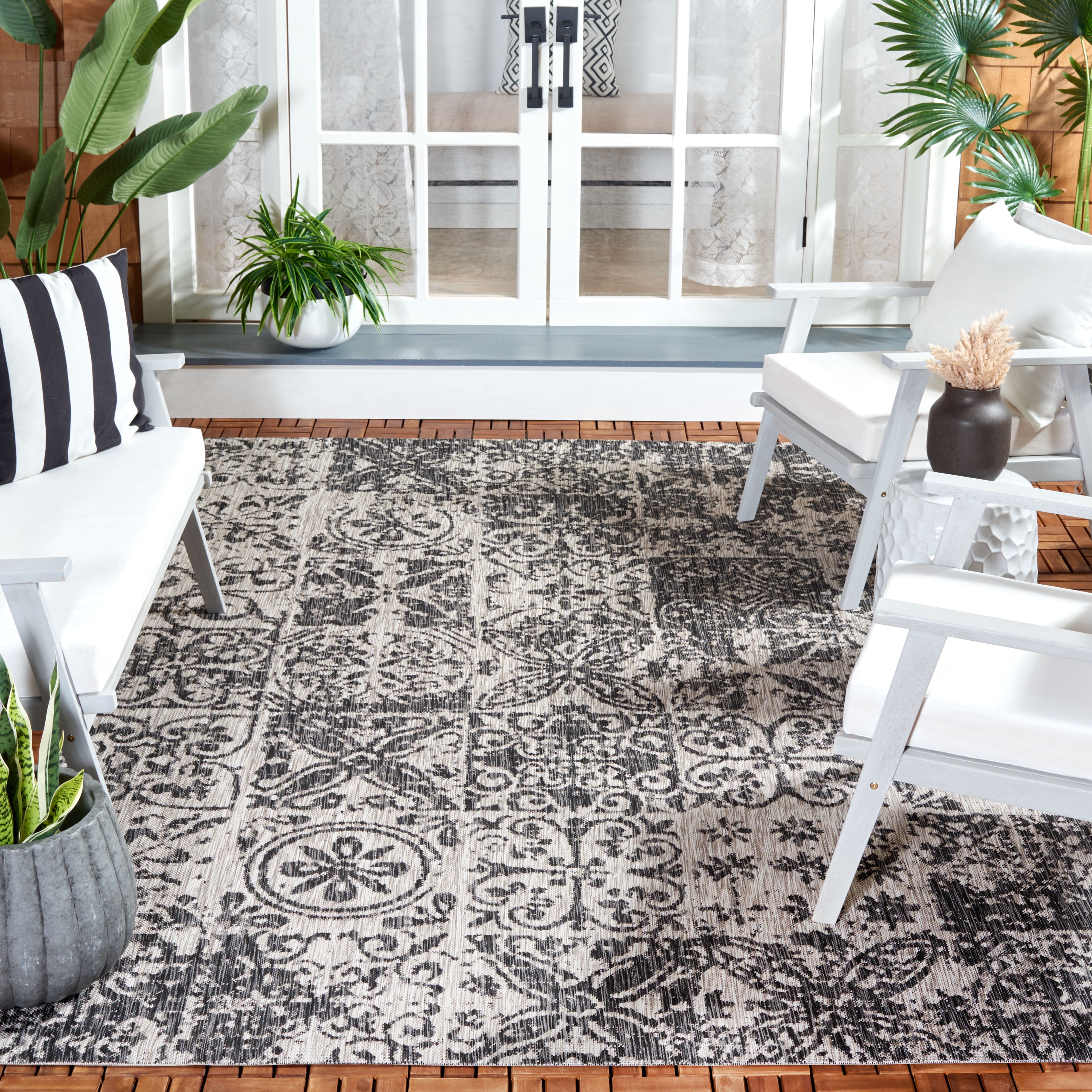 Safavieh Courtyard Taegan Floral Indoor/Outdoor Area Rug, Black/Beige, 6'7" x 9'6"