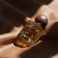 thumbnail image 2 of Perfume Jozoor Whispers in Oud con aroma a ámbar amaderado, 100 ml, 2 of 4