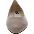 thumbnail image 4 of Zapatos planos Nine West Speakup para mujer, piel natural, talla 9W, 4 of 5