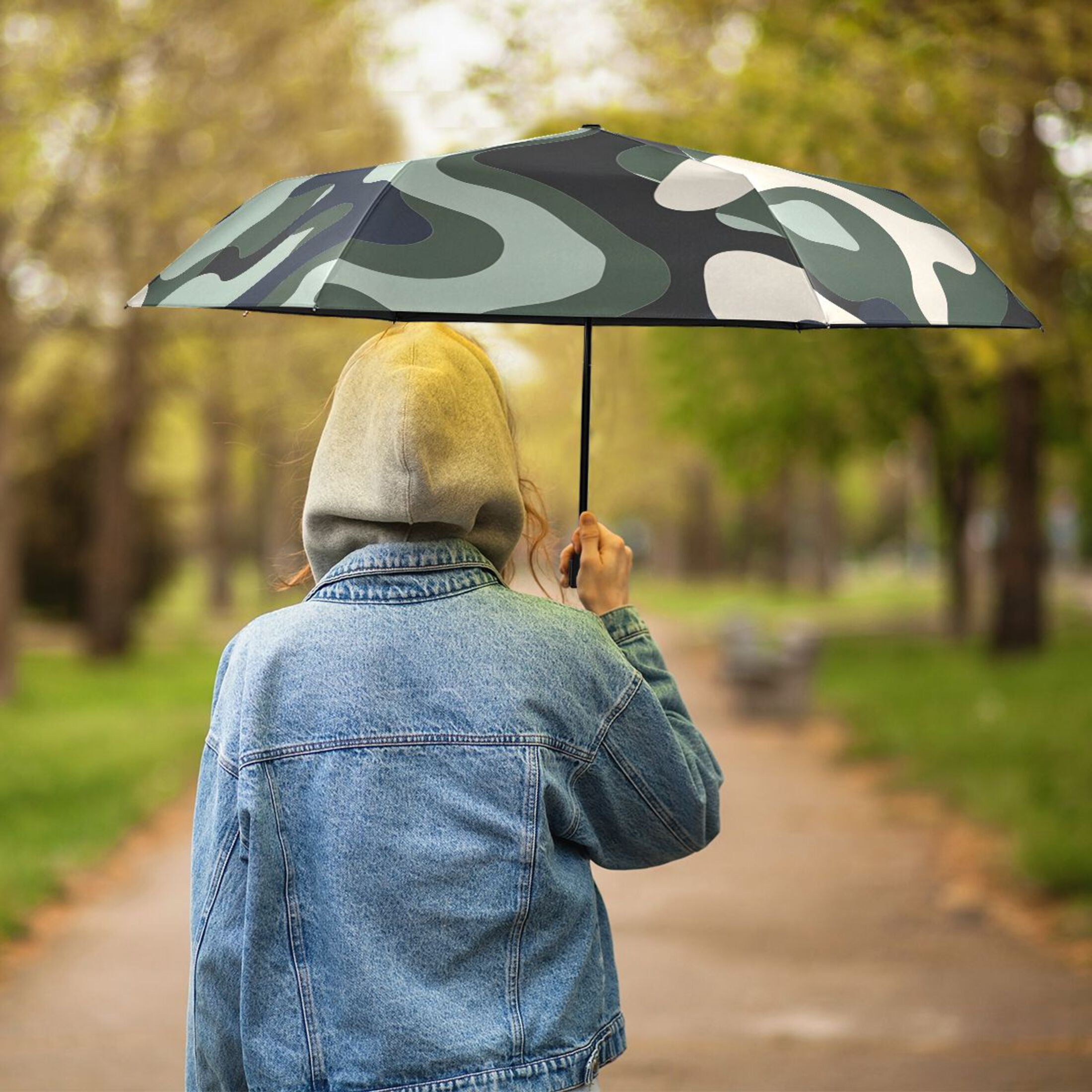 ALAZA Green Graffiti UPF 50+ Compact Folding Umbrella for Rain Travel Umbrella Packable