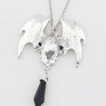 thumbnail image 4 of Collar con colgante de peltre con alas de murciélago y piedra, 4 of 5