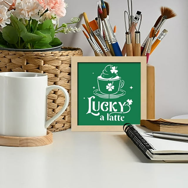 St. Patrick's Day Desktop Ornament Green Decorative Painting Holiday Ambience Creation Wooden Frame Suitable For Home And Office Decoration