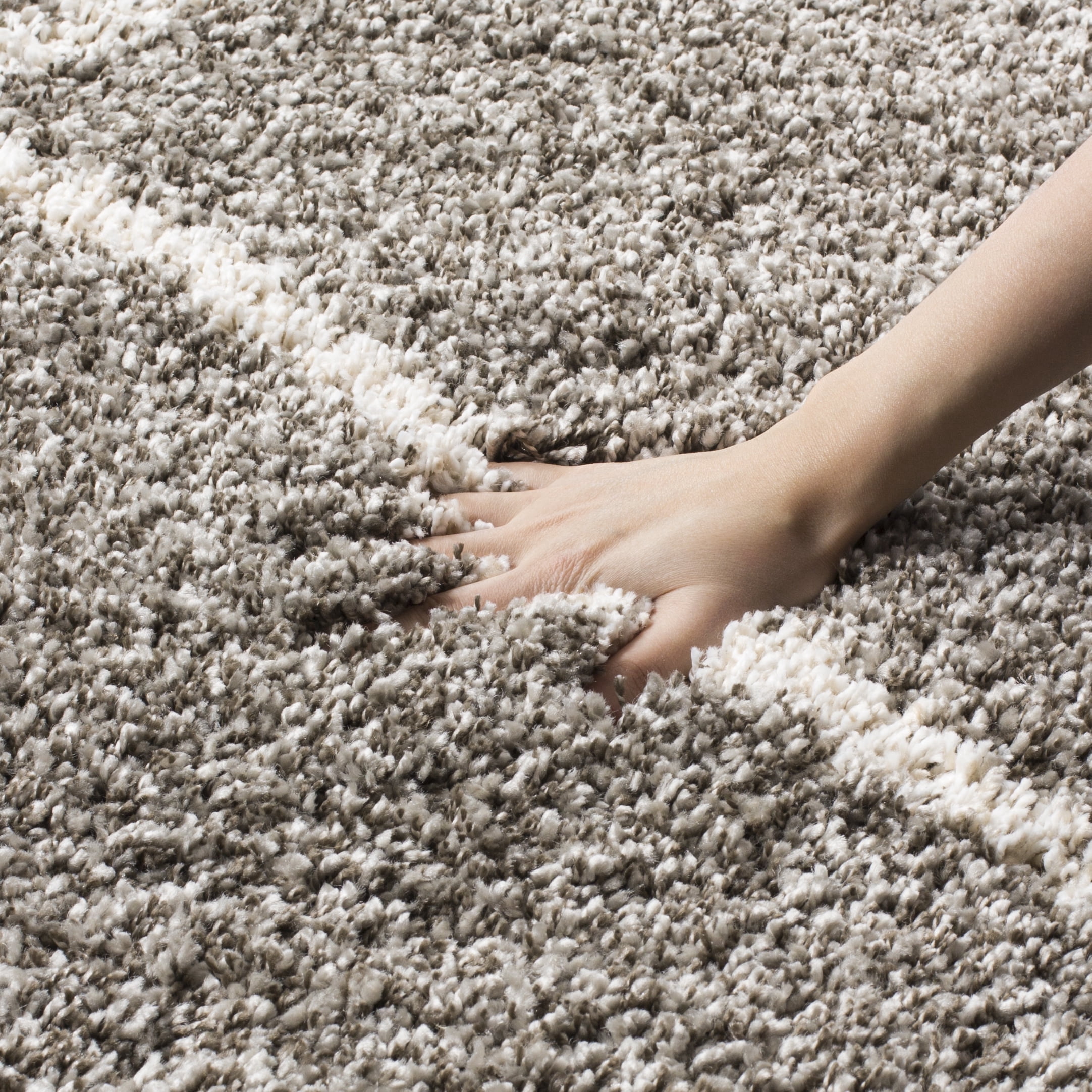 SAFAVIEH Hudson Amias Plush Geometric Shag Area Rug, Grey/Ivory, 11' x 11' Round