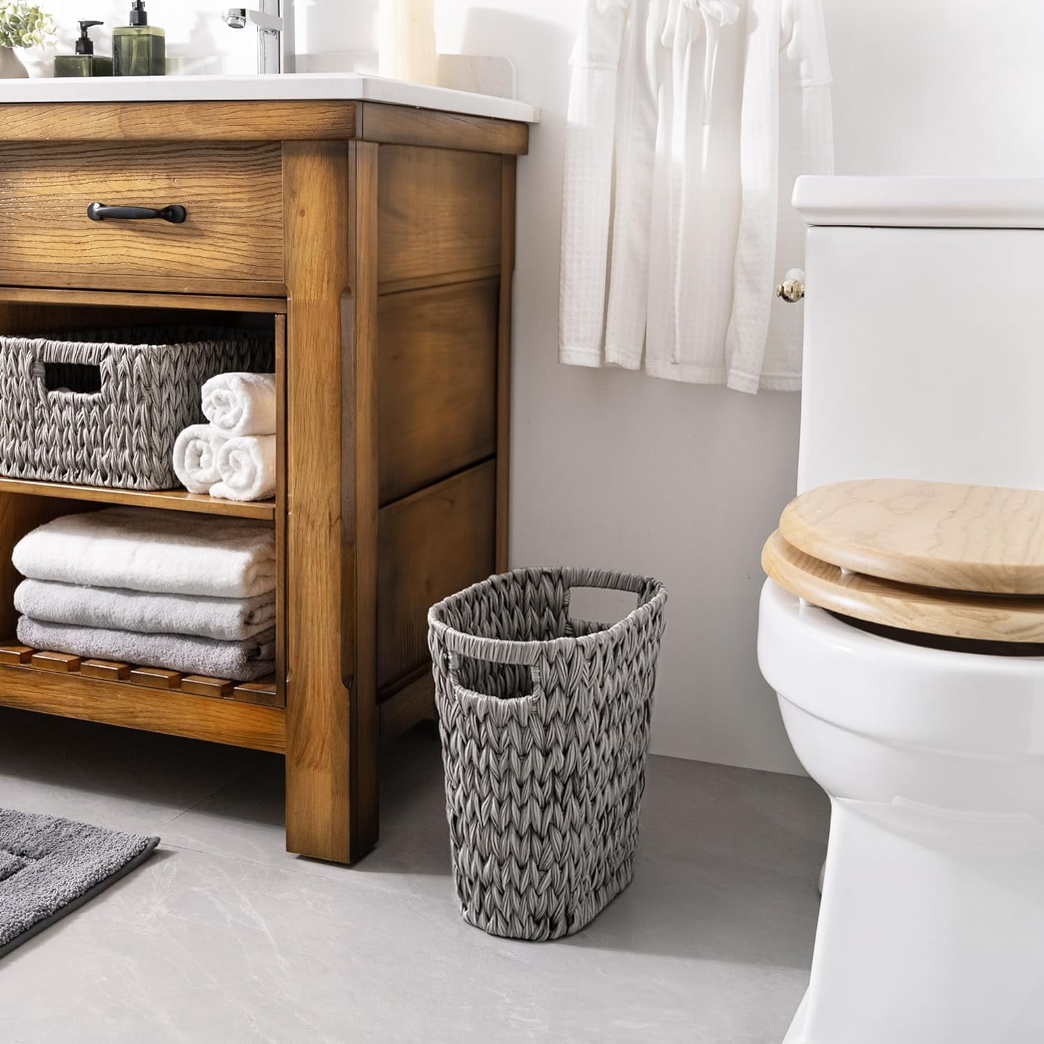 GRANNY SAYS Wicker Trash Can, Waterproof Bathroom Waste Basket, Handwoven Decorative Garbage Can, 19 Liters,/5 Gallons, Gray