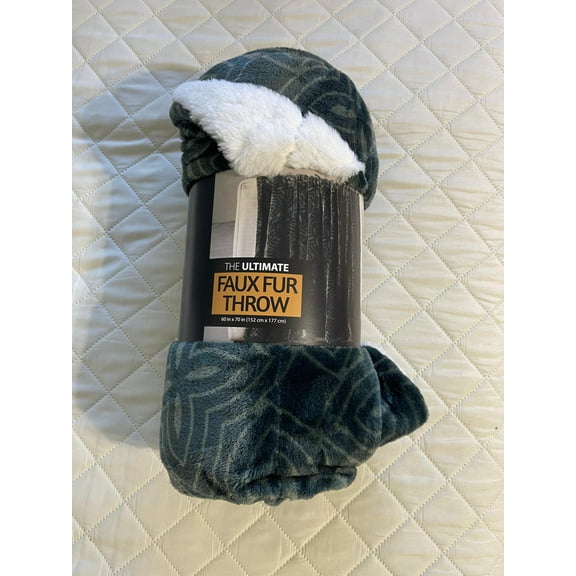 Faux Fur Throw 60 in X 70 in (Green) 100 % Polyester