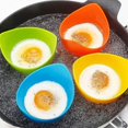 thumbnail image 1 of Molde para hervir huevos, tazas de silicona para escalfar huevos con soportes de anillo, olla para cocinar huevos escalfados en microondas o estufa, viene con aceite de silicona, 1 of 5