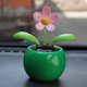 thumbnail image 4 of Juego de 2 flores solares rosadas y azules para coche, abeja, feliz baile, decoración de coche solar con columpio automático alimentado por energía Solar, 4 of 5