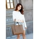 thumbnail image 4 of Dreubea Bolso de hombro de piel sintética suave para mujer, bolso de mano con borlas de gran capacidad, 4 of 5