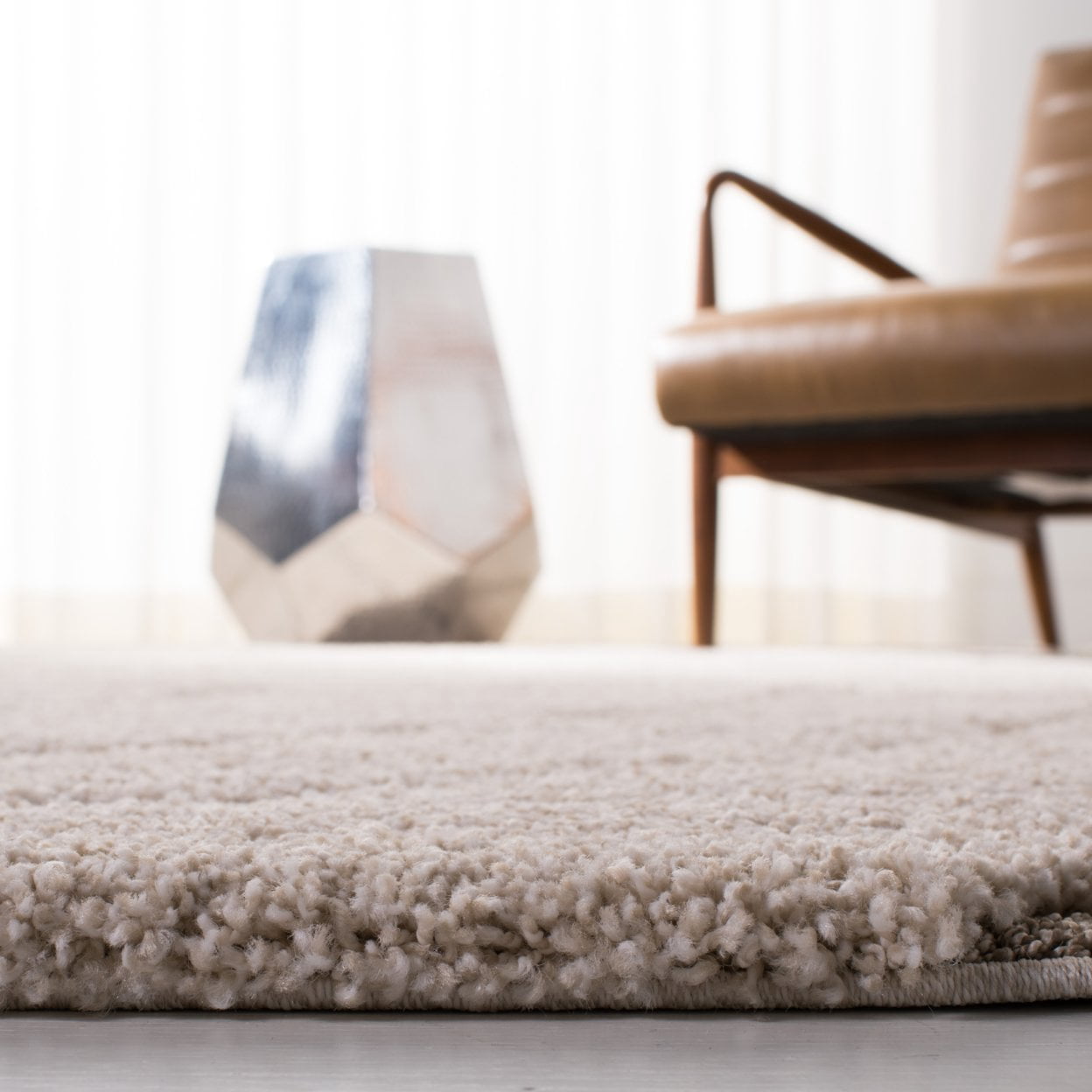 SAFAVIEH Florida Tabitha Geometric Waves Shag Area Rug, Cream/Beige, 4' x 6'