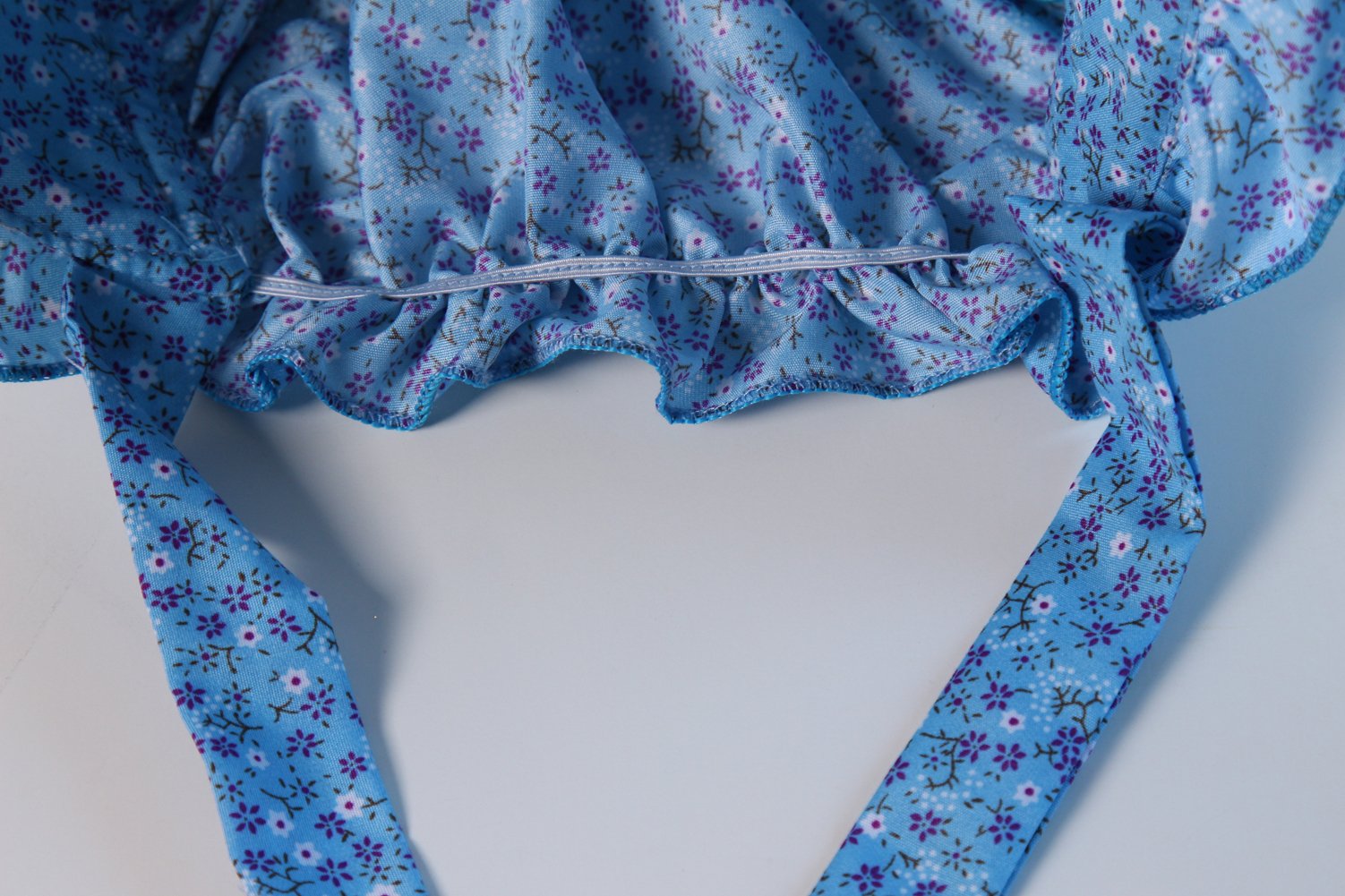 Making Believe Girls Deluxe Bonnet (Girls 4-8 years, Blue Calico)