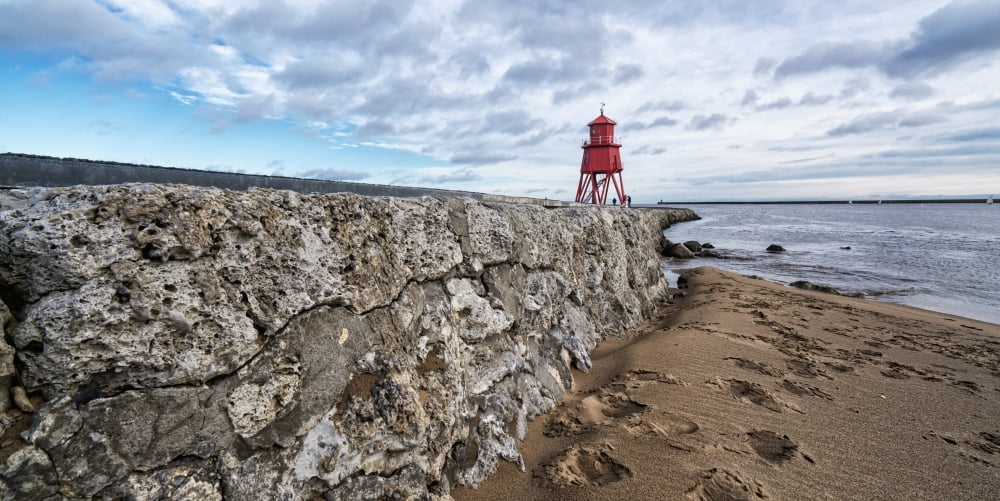 Herd Groyne Lightho