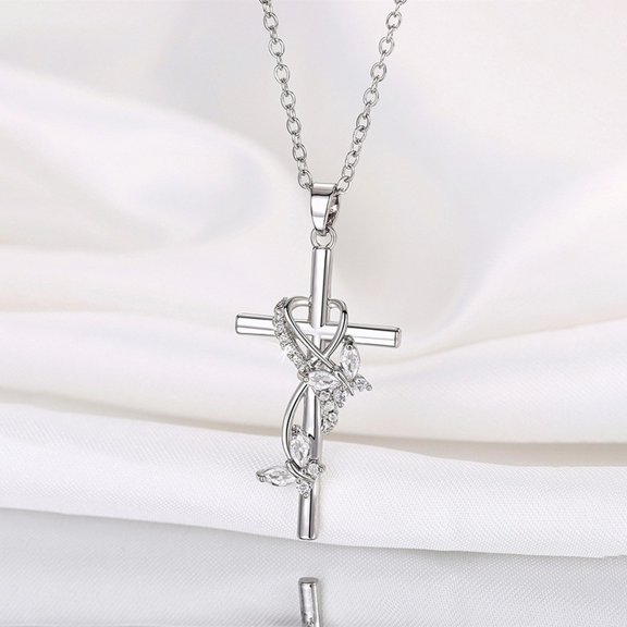 APIPEE White Cubic Zirconia Necklace for Women 18 Inch