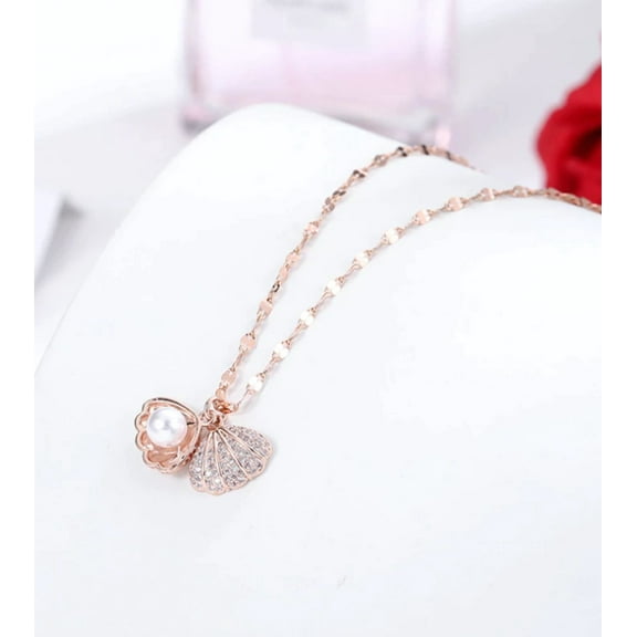 Gorgeous Shell with Pearl Necklace Seashell Pearl Necklace