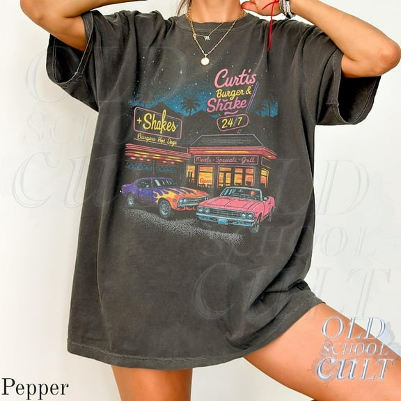 Retro Curtis Burger & Shake Graphic Print T-Shirt | Vintage 24/7 Diner Scene Tee | Classic Car Lovers Unisex Top