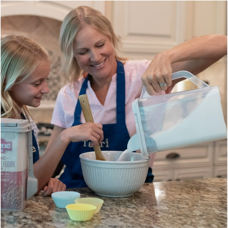 Plastic Food Storage Containers with Handles and Pour Spouts, Set of 2 photo 2