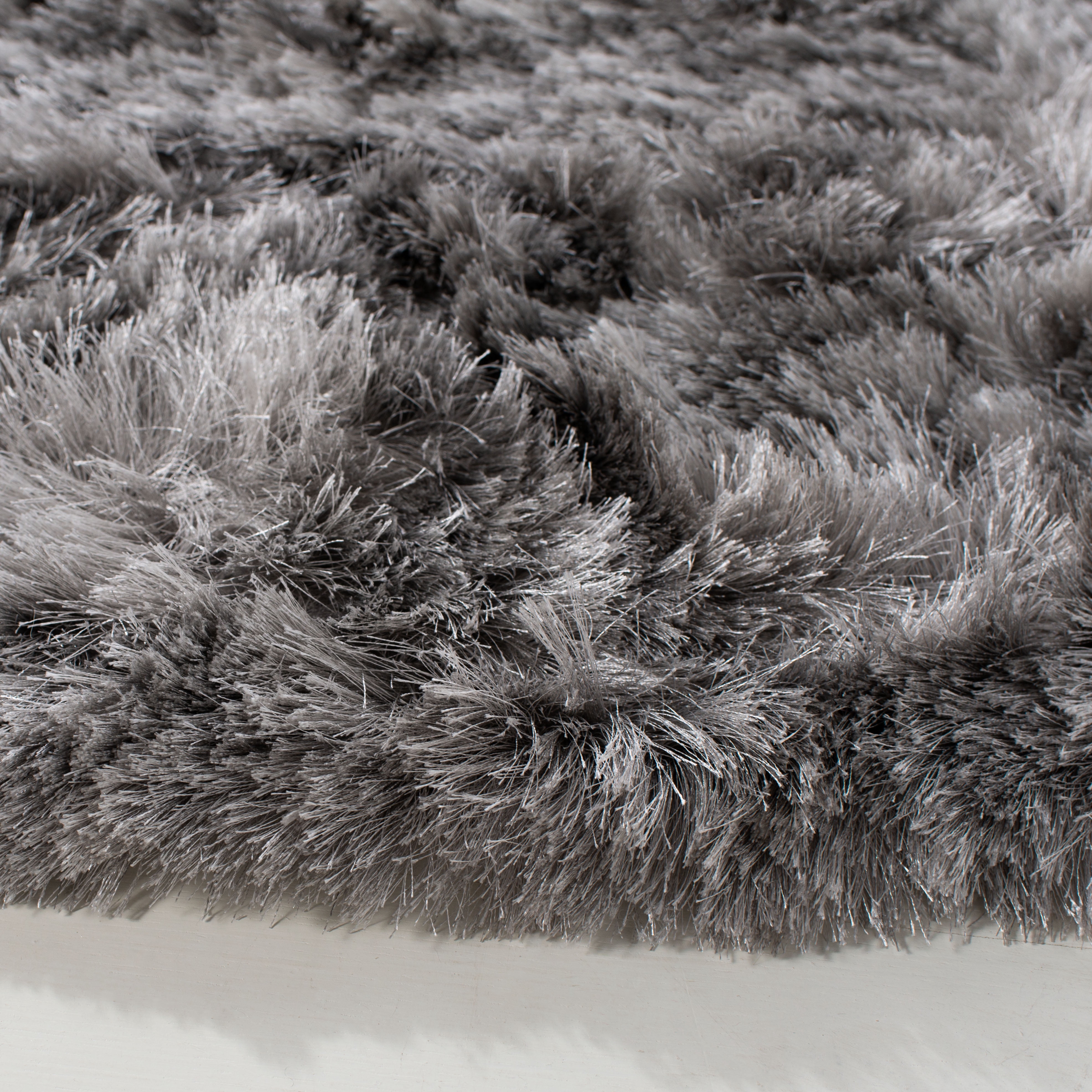 Safavieh Ocean Amyas Solid Shag Area Rug, Silver, 10' x 10' Round