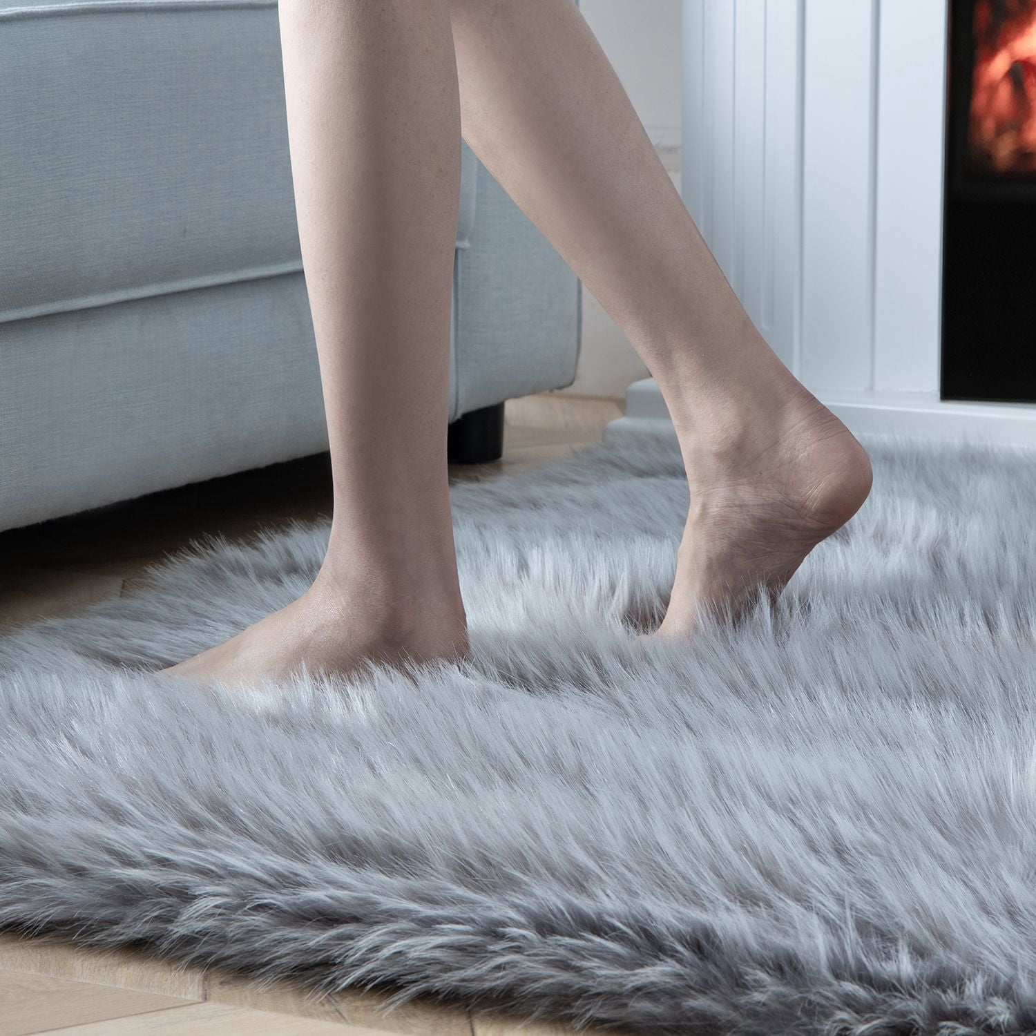 Phantoscope Faux Sheepskin Fur Area Rug, Soft Fluffy Faux Fur Carpet, Light Gray, 2 x 3 ft, Irregular Shape