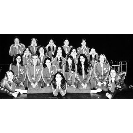 Sandra Bullock in her high school cheerleading squad Photo